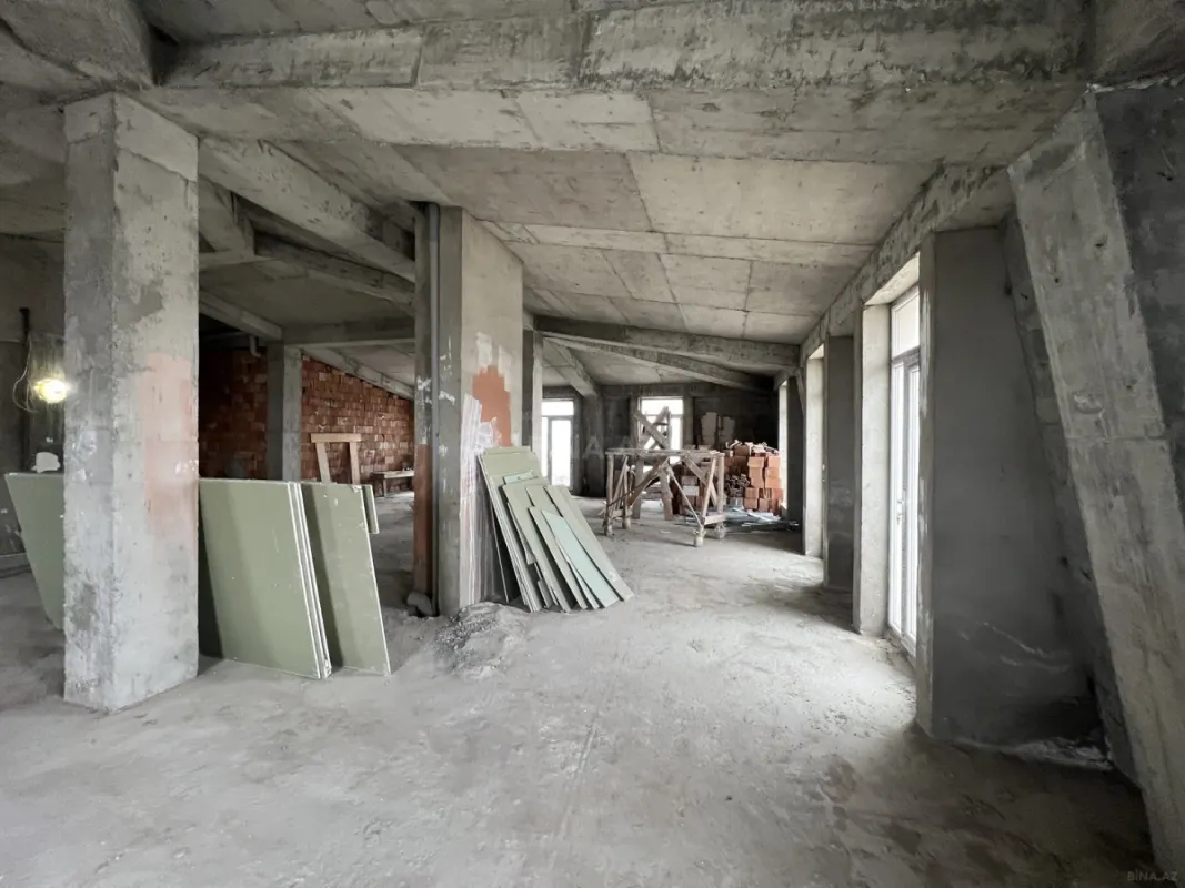 Satılır 4 otaqlı mənzil 160 m²