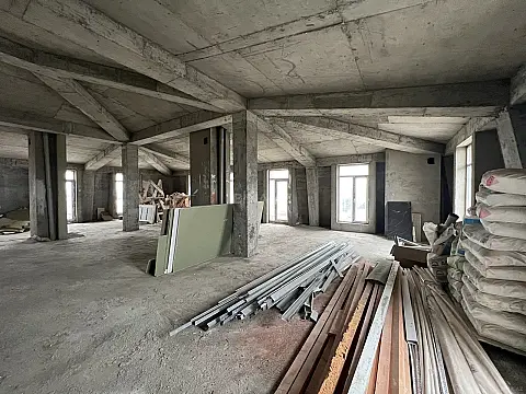 Satılır 4 otaqlı mənzil 160 m²