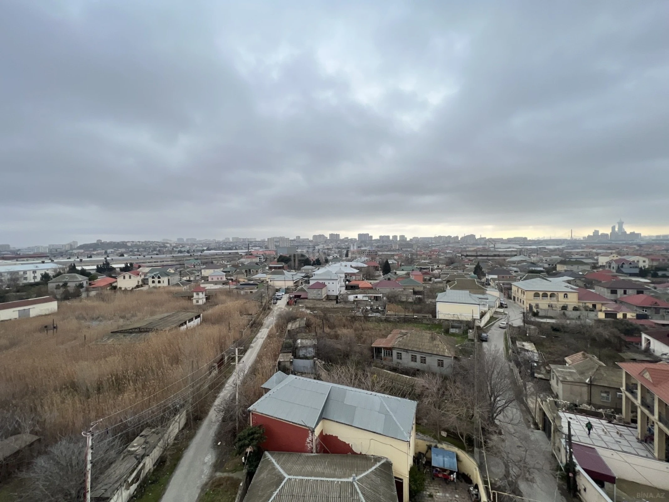 Satılır 4 otaqlı mənzil 160 m²