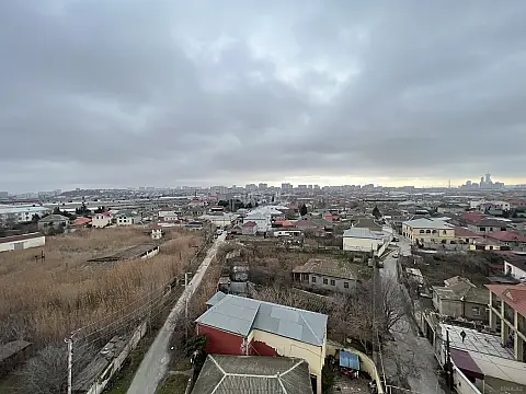 Satılır 4 otaqlı mənzil 160 m²