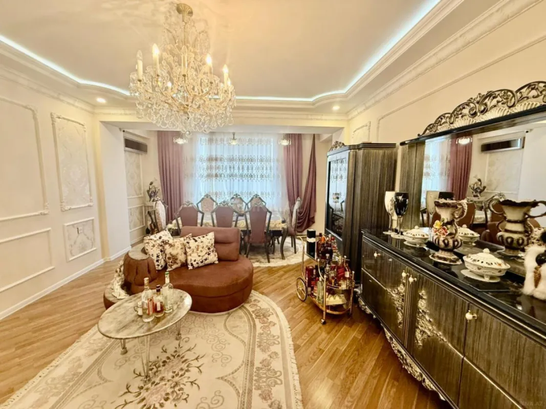 Satılır 4 otaqlı mənzil 155 m²