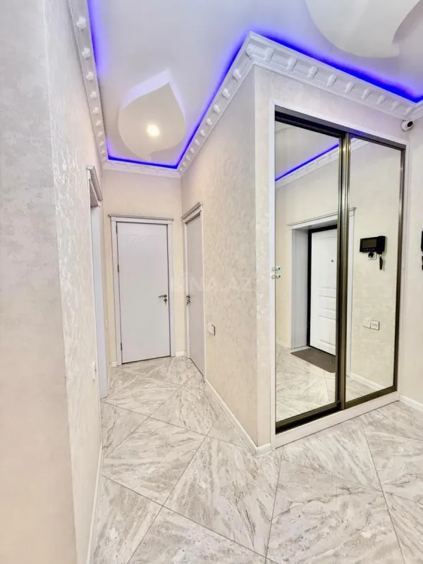 Satılır 4 otaqlı mənzil 155 m²