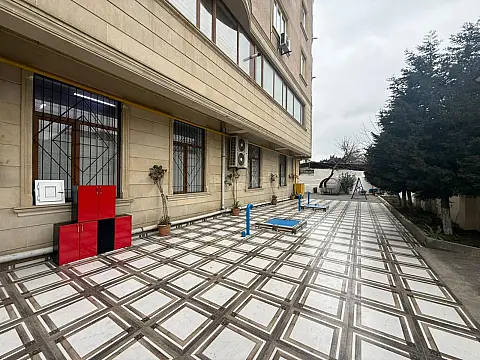 Satılır 4 otaqlı mənzil 155 m²