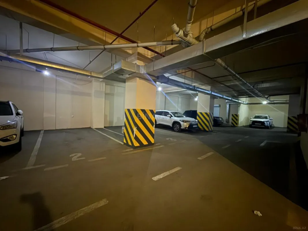 Satılır 4 otaqlı mənzil 155 m²