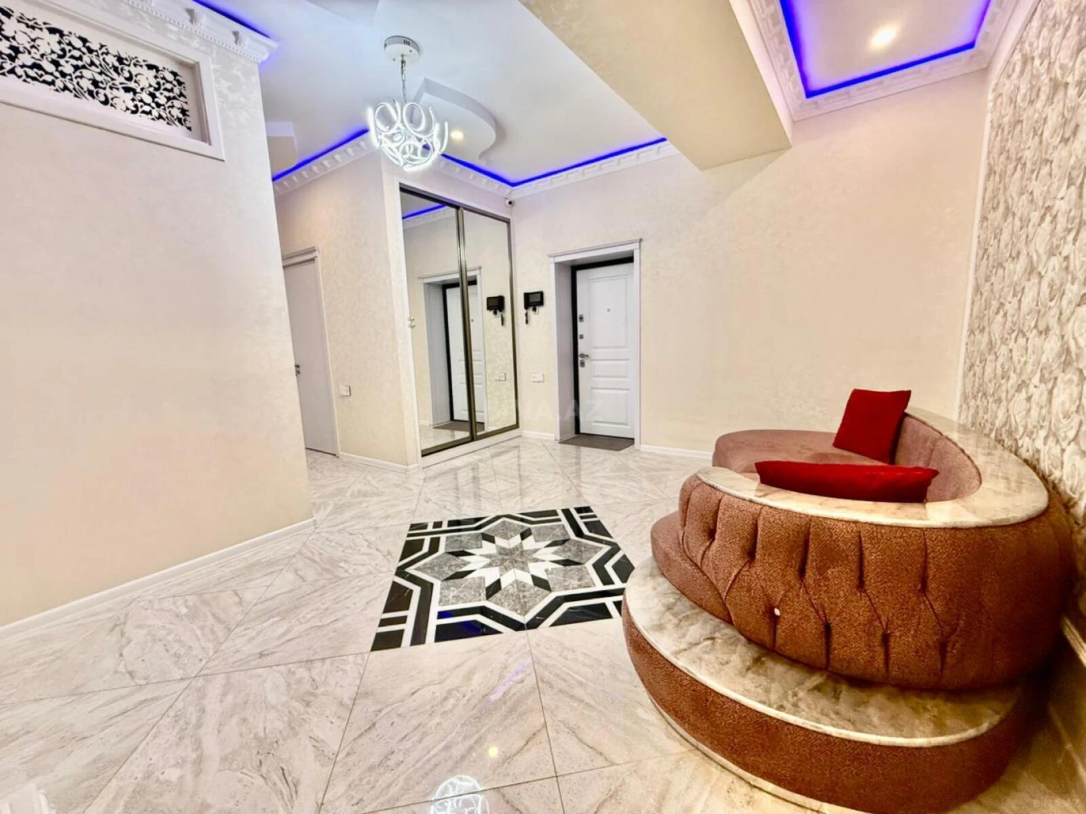 Satılır 4 otaqlı mənzil 155 m²