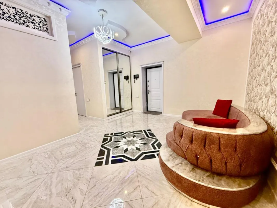 Satılır 4 otaqlı mənzil 155 m²
