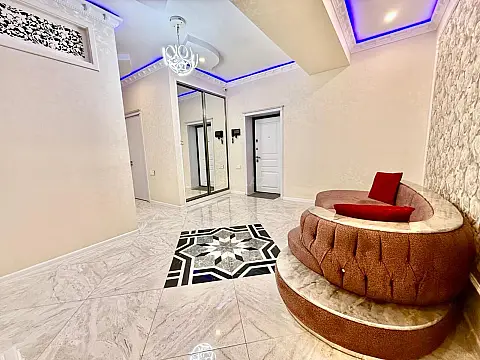 Satılır 4 otaqlı mənzil 155 m²
