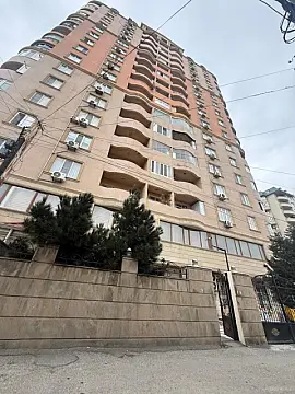 Satılır 4 otaqlı mənzil 155 m² — Bakı, 8-ci kilometr 4 otaq 155.00 m²