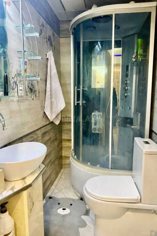 Satılır 4 otaqlı mənzil 155 m²