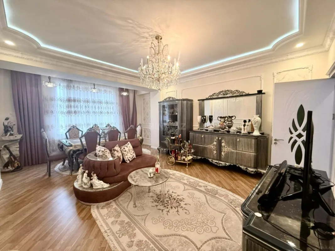 Satılır 4 otaqlı mənzil 155 m²