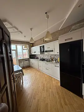 Satılır 3 otaqlı mənzil 120 m²