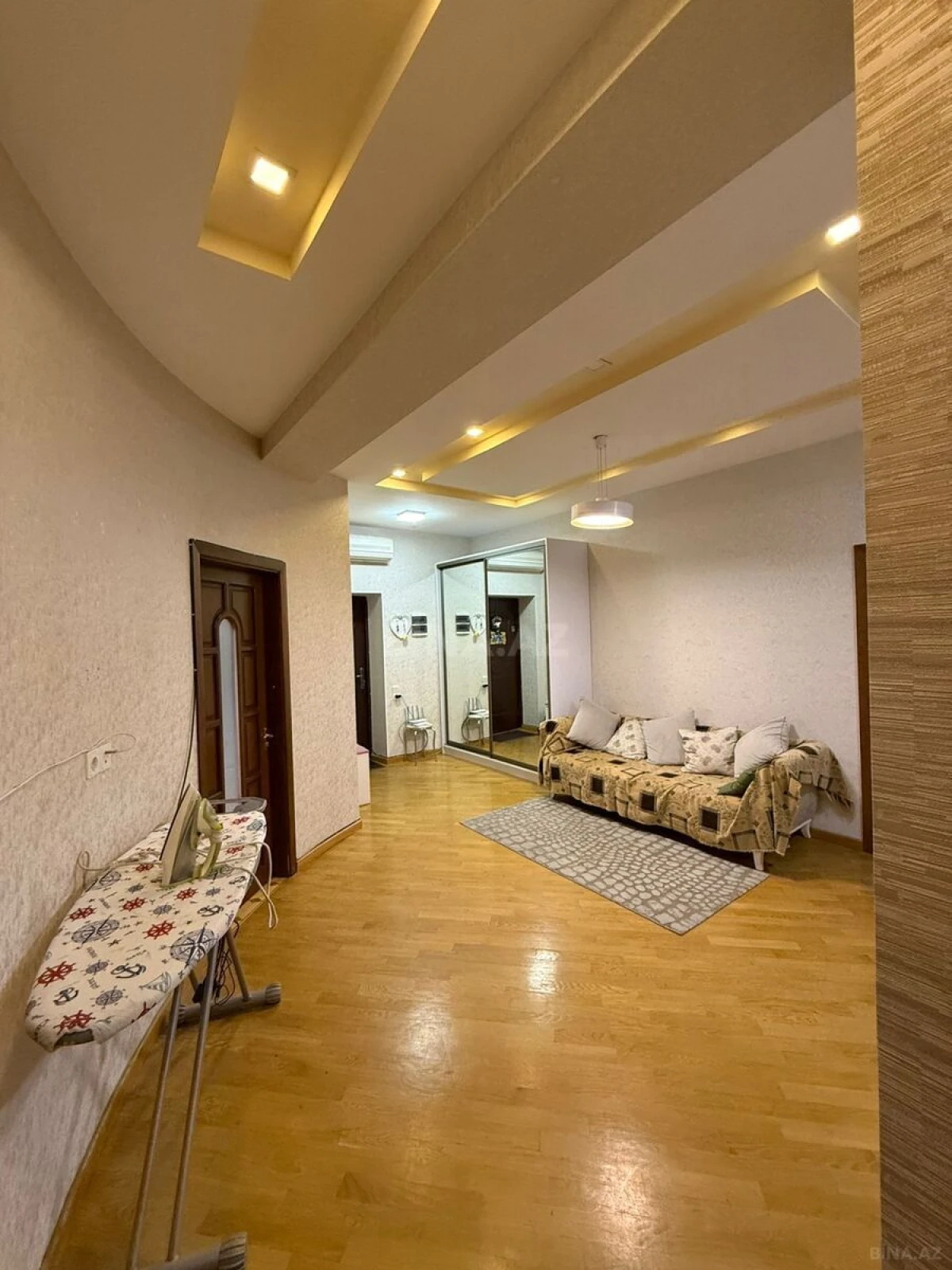 Satılır 3 otaqlı mənzil 120 m²
