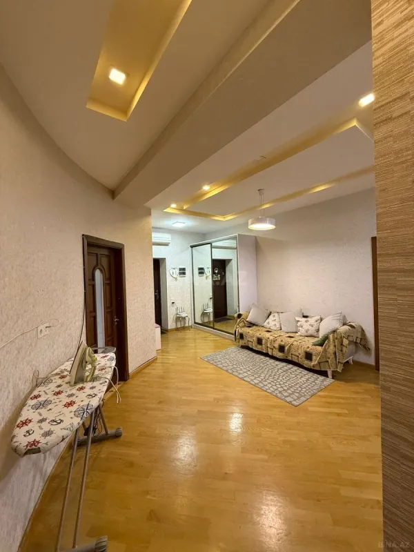 Satılır 3 otaqlı mənzil 120 m²