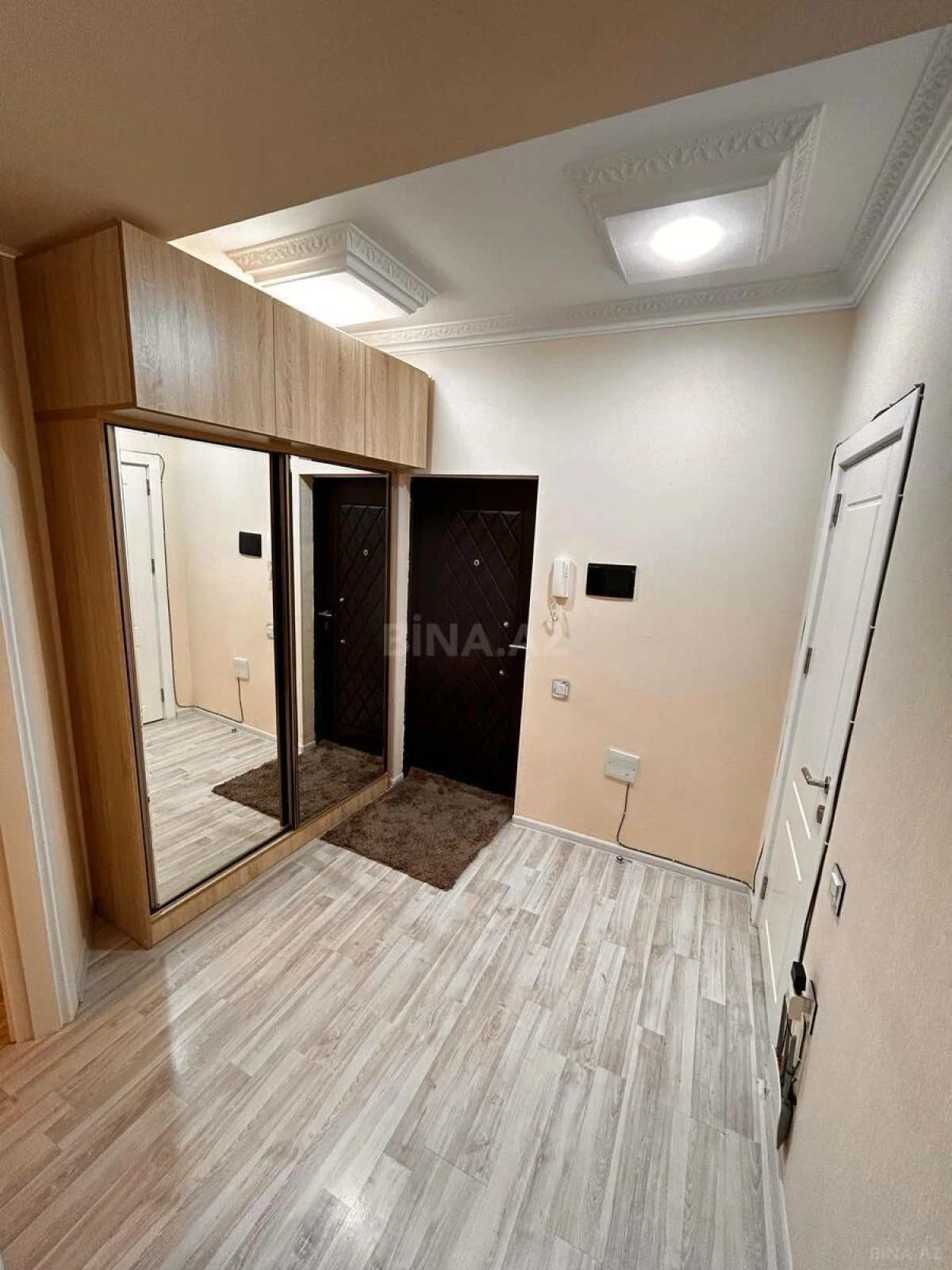 Satılır 2 otaqlı mənzil 65 m²