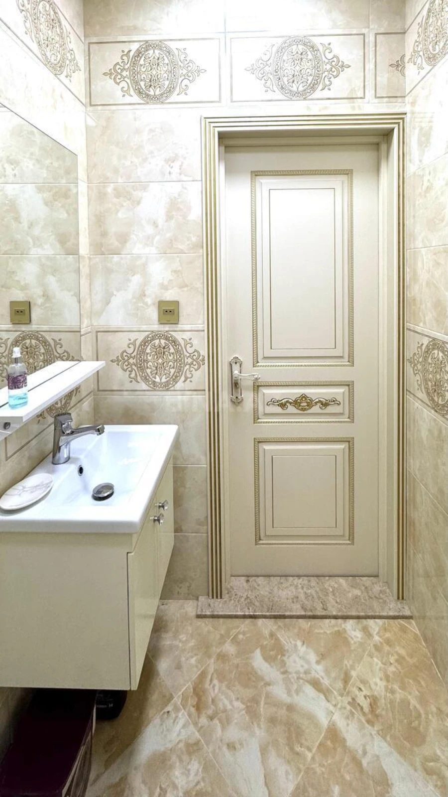 Satılır 2 otaqlı mənzil 92 m²