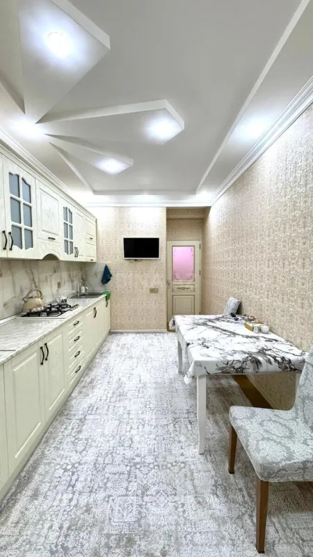 Satılır 2 otaqlı mənzil 92 m²