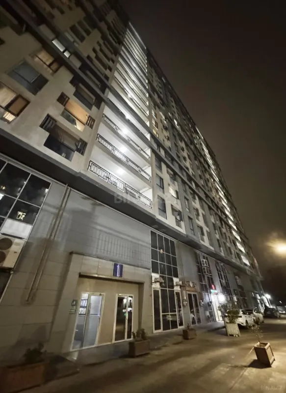 Satılır 2 otaqlı mənzil 92 m²