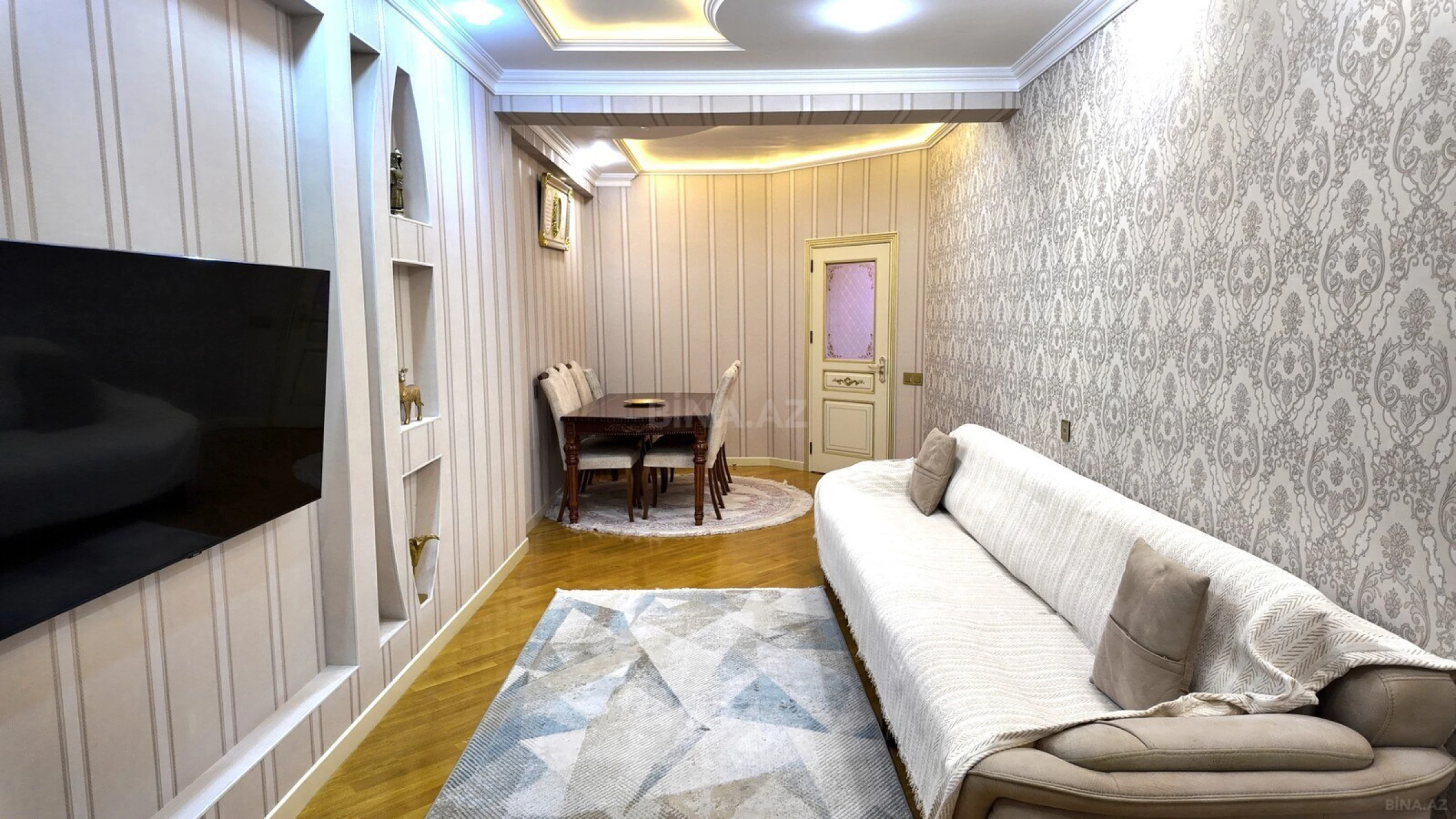 Satılır 2 otaqlı mənzil 92 m²