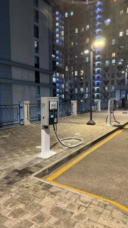 Satılır 2 otaqlı mənzil 92 m²