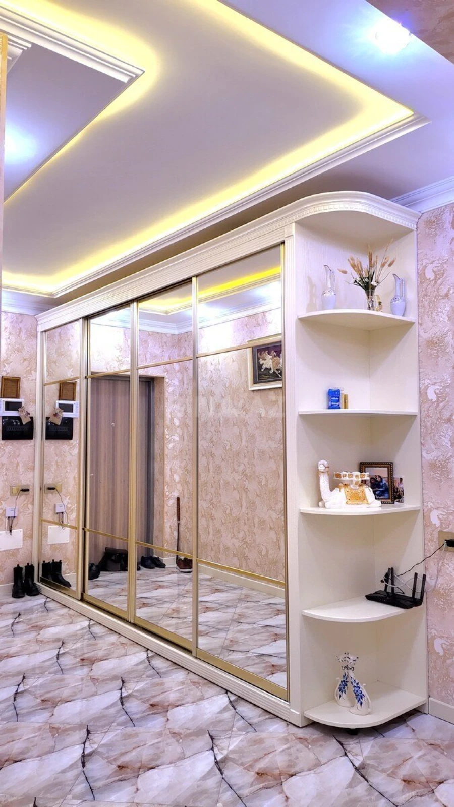 Satılır 2 otaqlı mənzil 92 m²