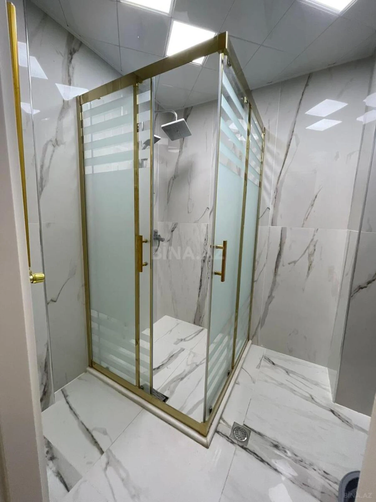 Kirayə verilir 3 otaqlı mənzil 146 m²