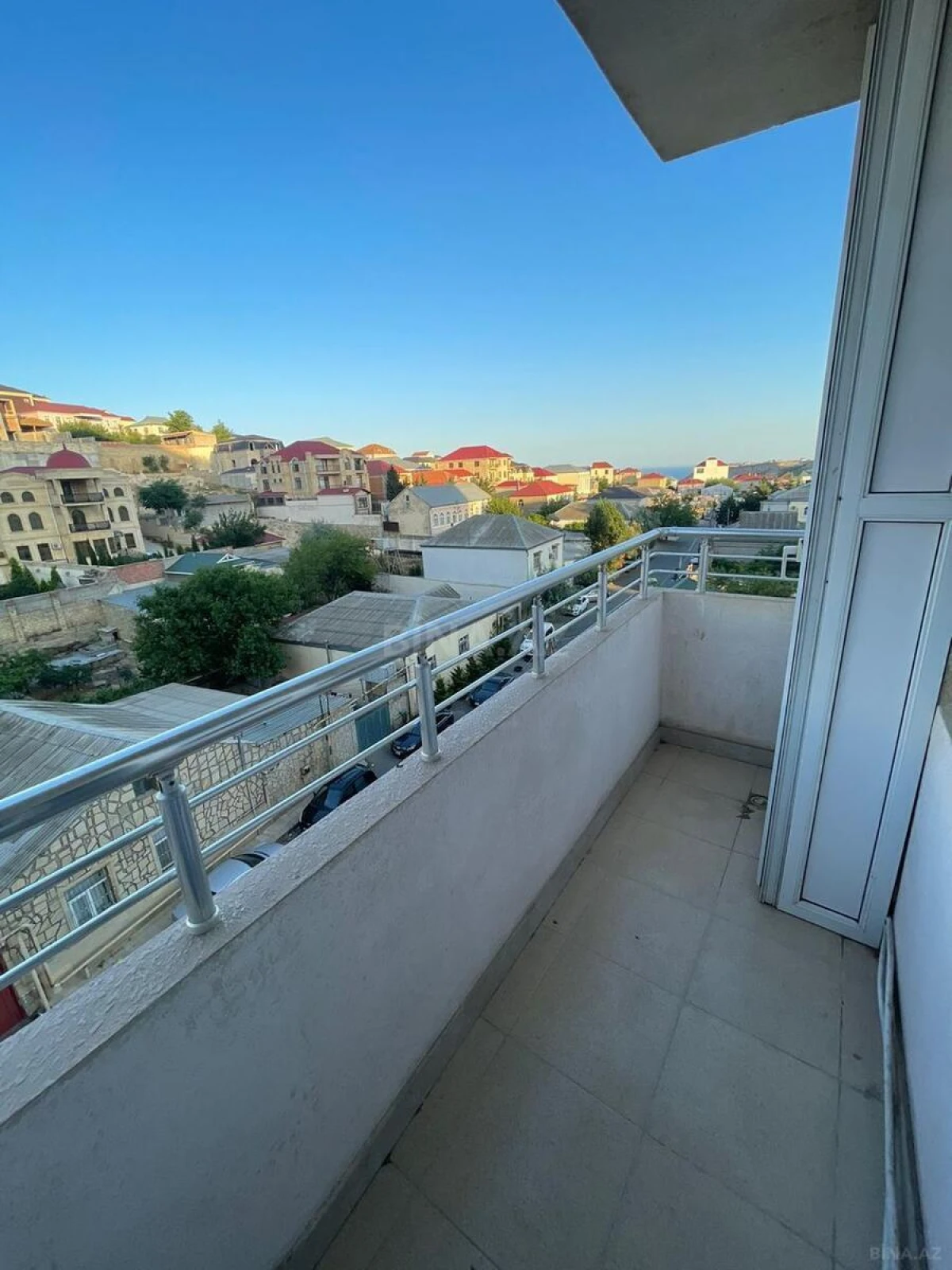 Kirayə verilir 3 otaqlı mənzil 146 m²