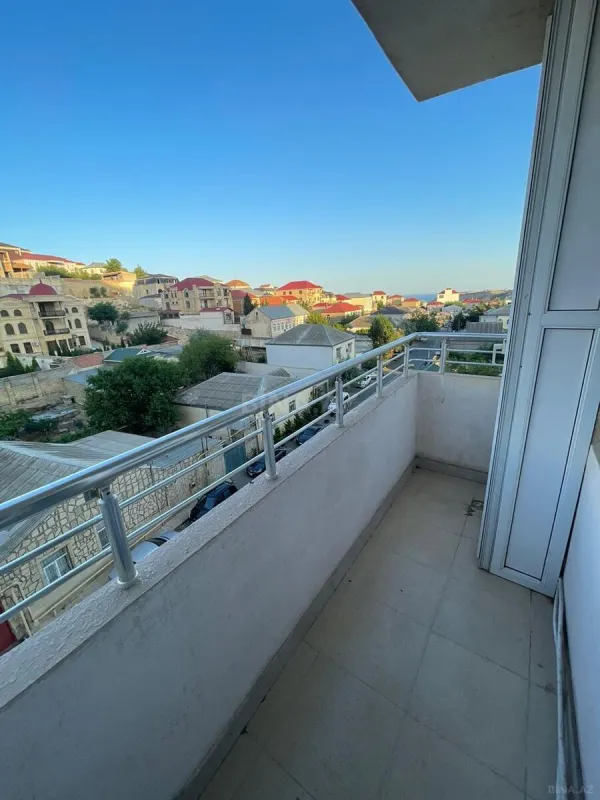Kirayə verilir 3 otaqlı mənzil 146 m²