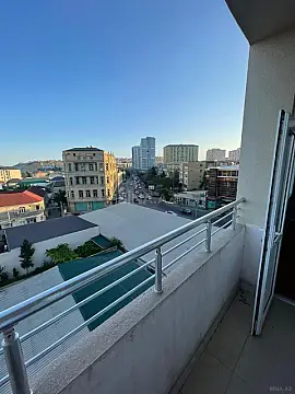 Kirayə verilir 3 otaqlı mənzil 146 m²