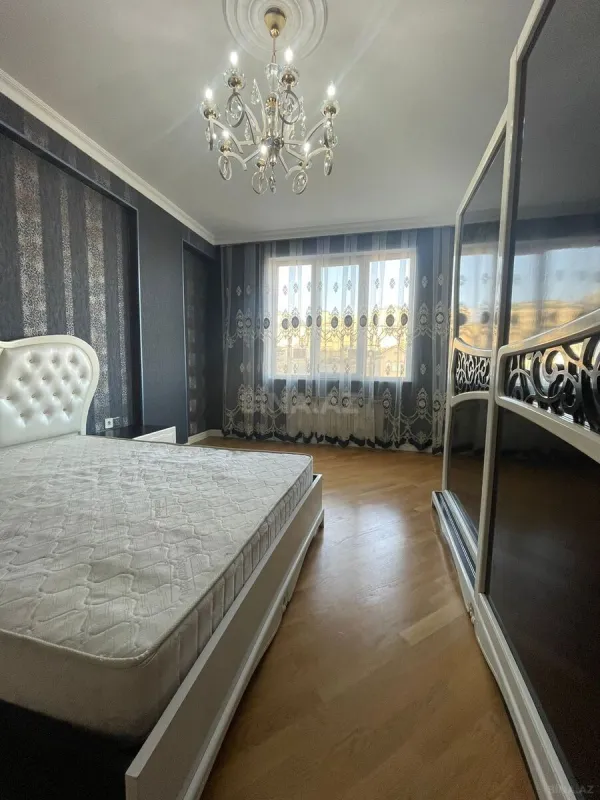 Kirayə verilir 3 otaqlı mənzil 146 m²