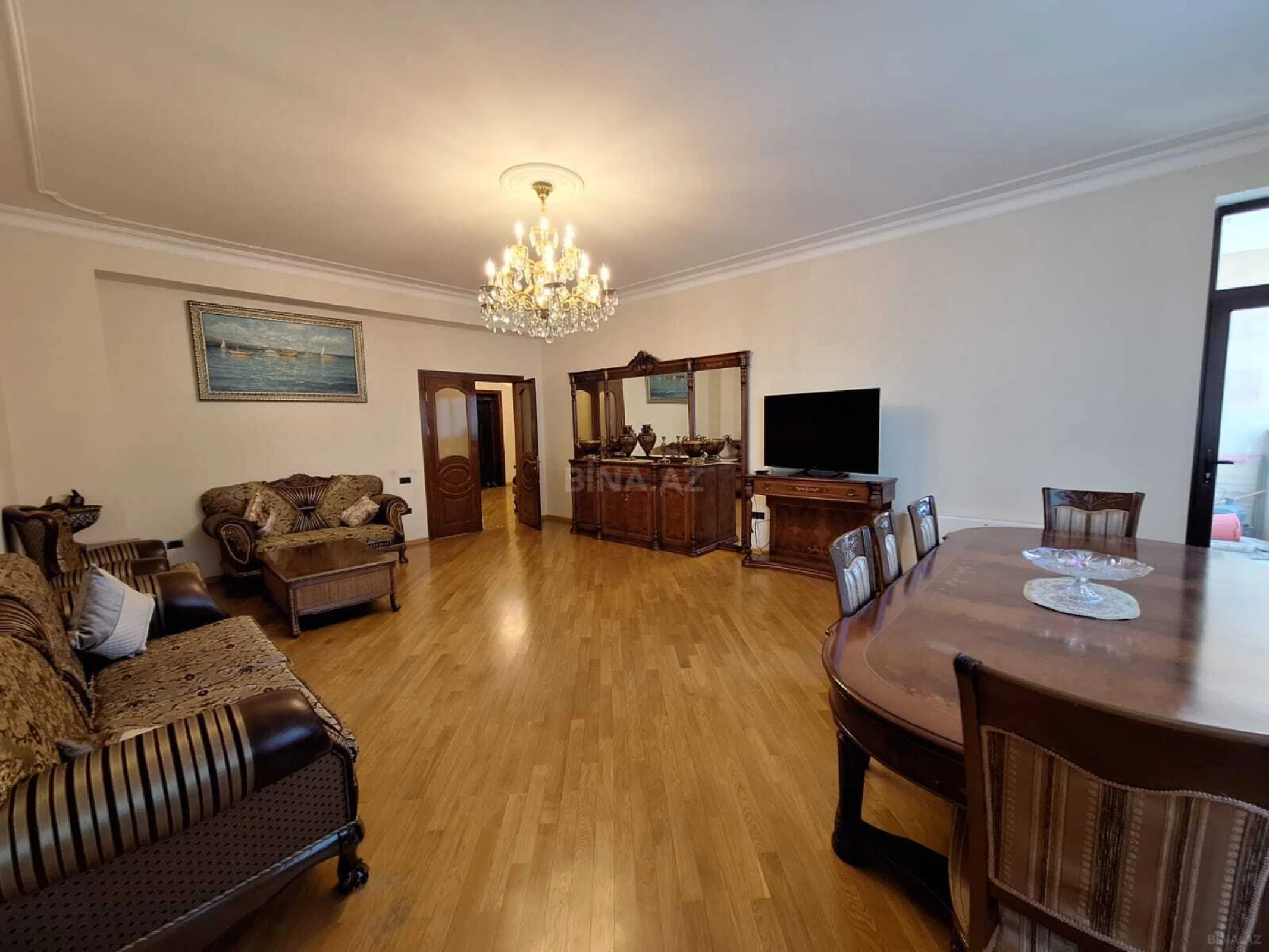 Kirayə verilir 3 otaqlı mənzil 180 m²
