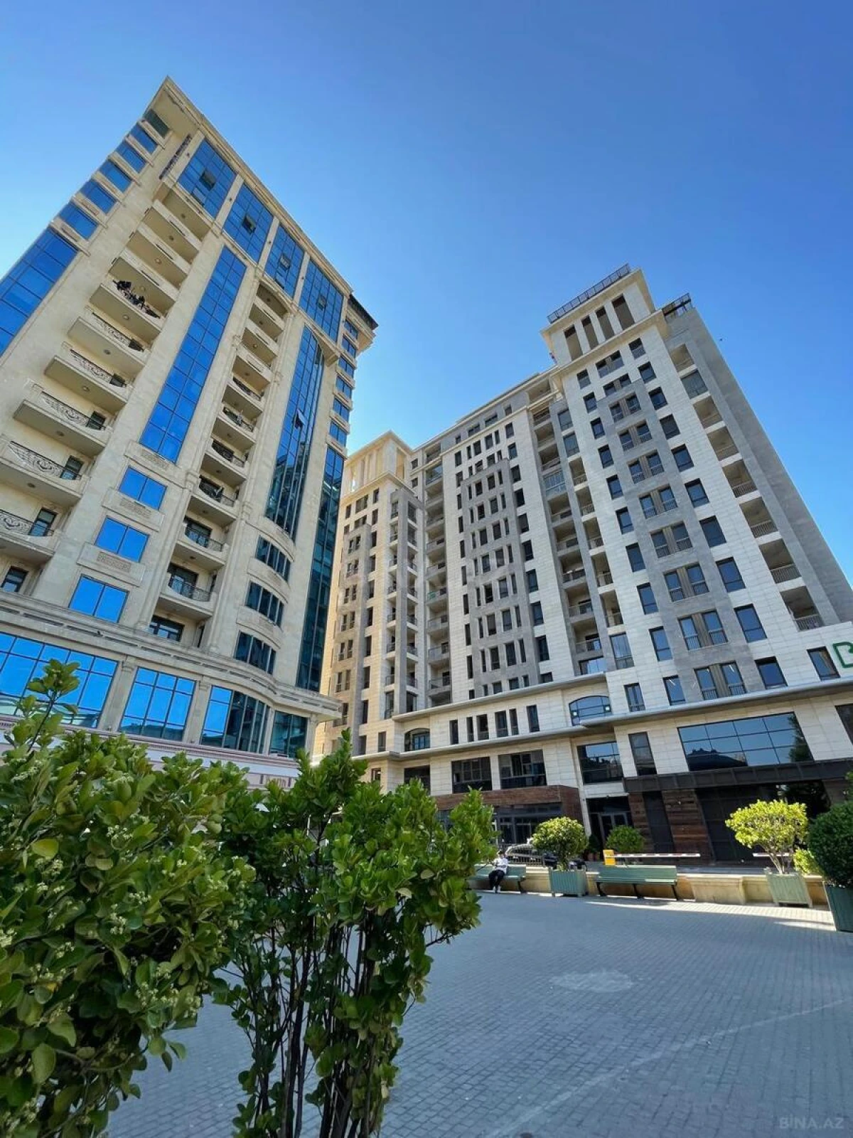 Kirayə verilir 3 otaqlı mənzil 180 m²