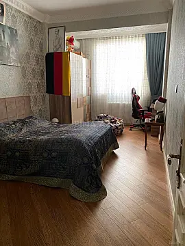 Satılır 5 otaqlı mənzil 210 m²