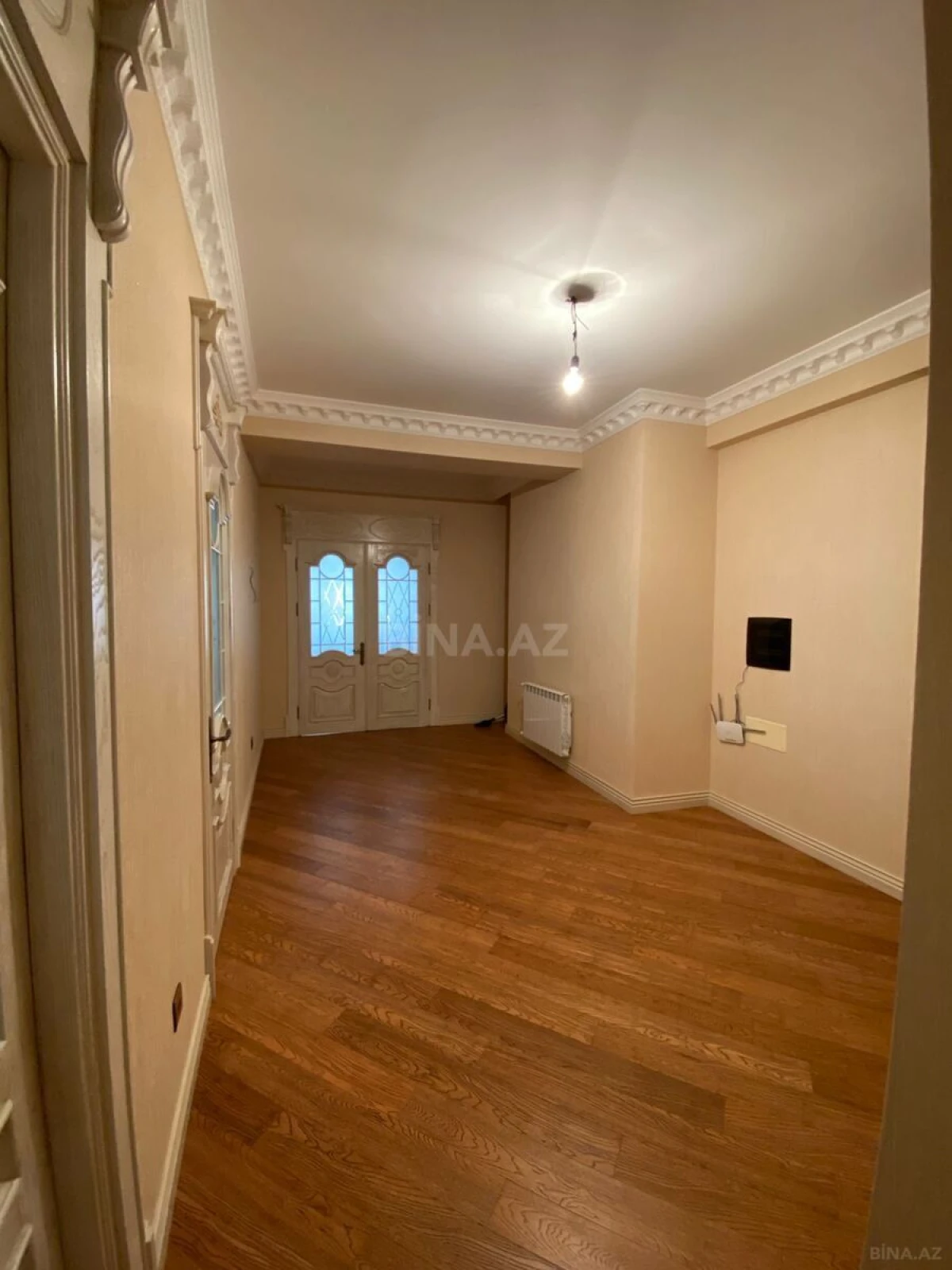 Satılır 5 otaqlı mənzil 210 m²