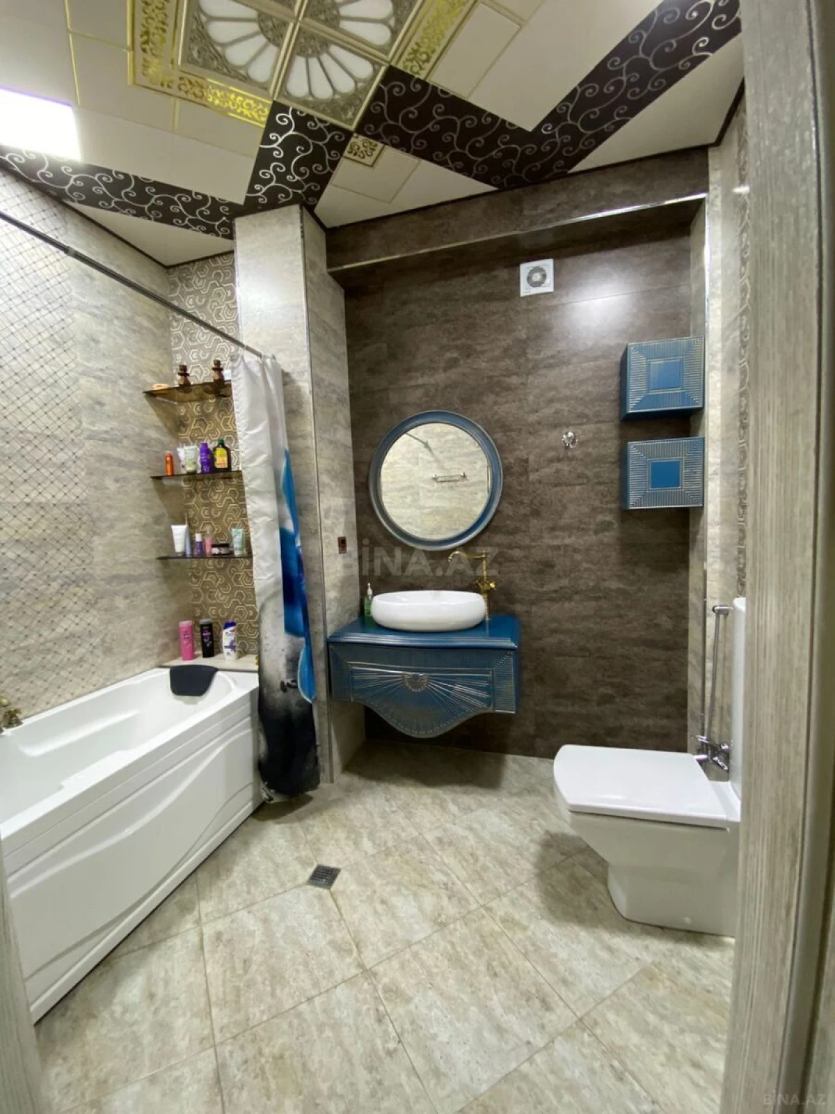 Satılır 5 otaqlı mənzil 210 m²