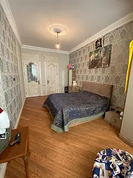 Satılır 5 otaqlı mənzil 210 m²