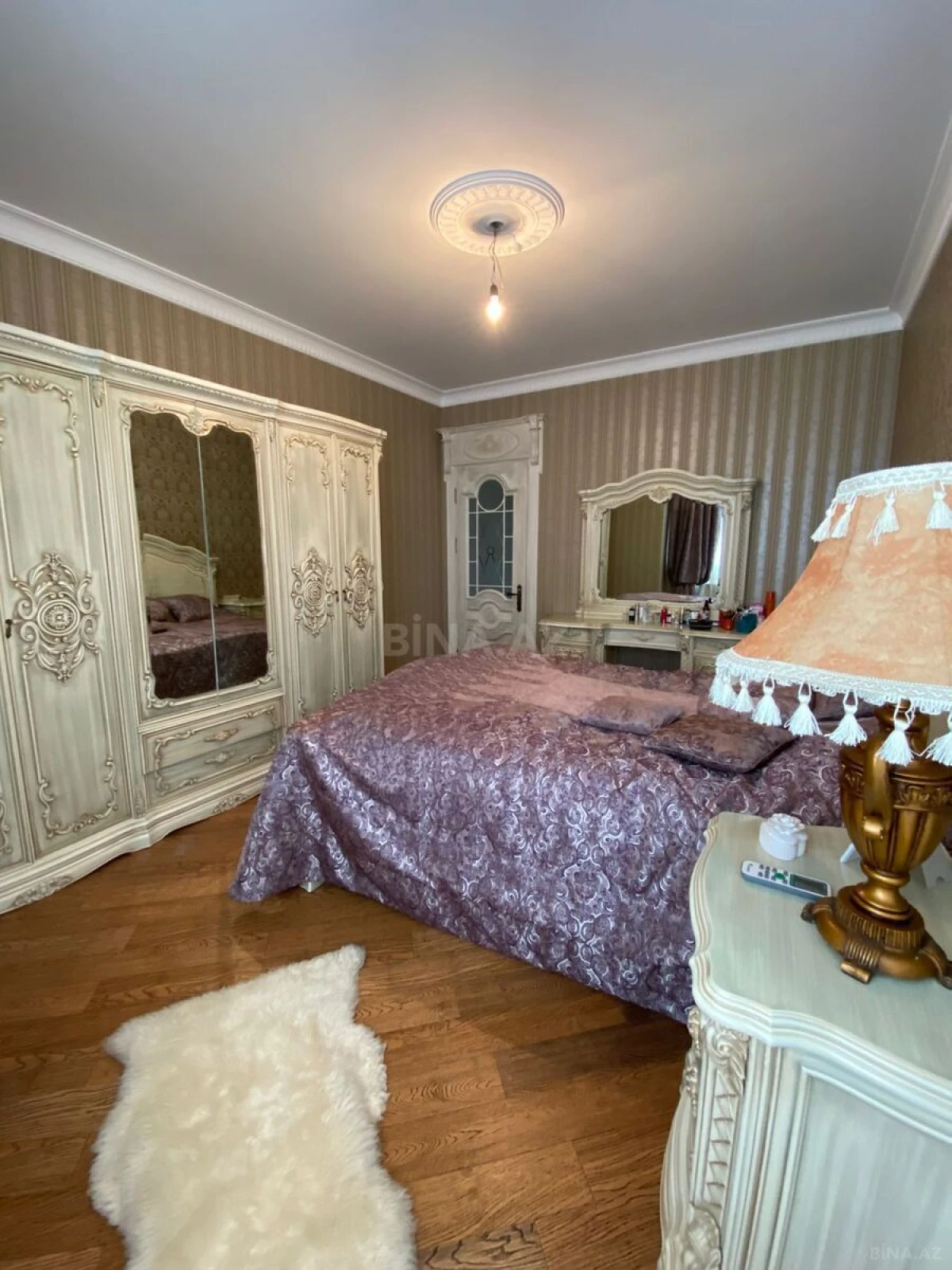 Satılır 5 otaqlı mənzil 210 m²