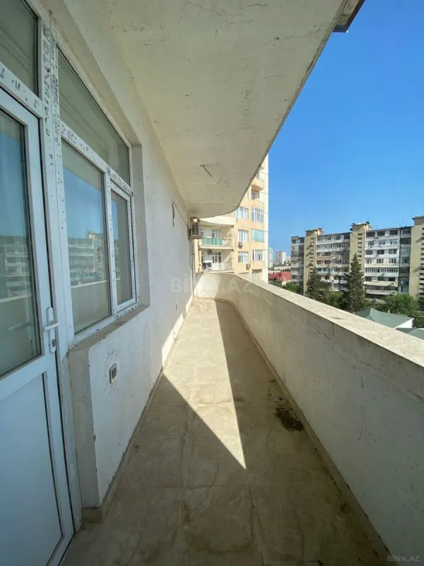Satılır 5 otaqlı mənzil 210 m²