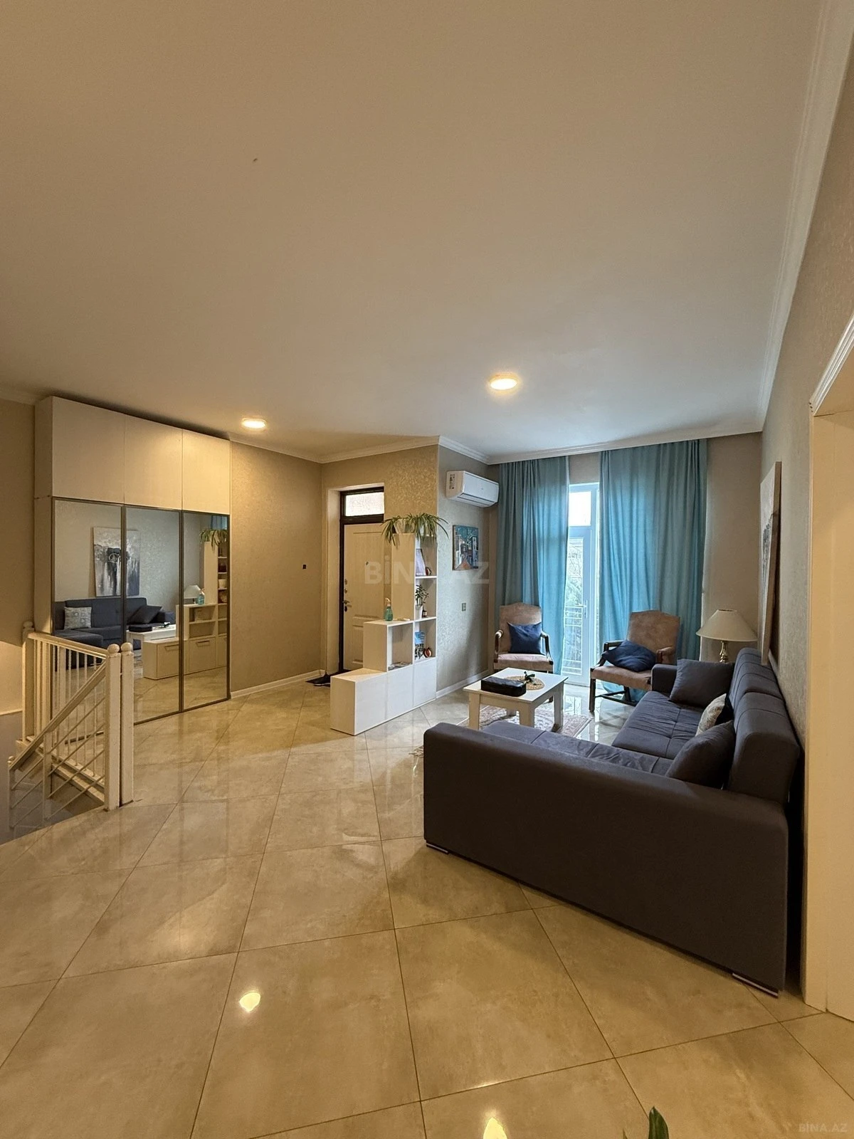 Satılır 13 otaqlı həyət evi 363 m²