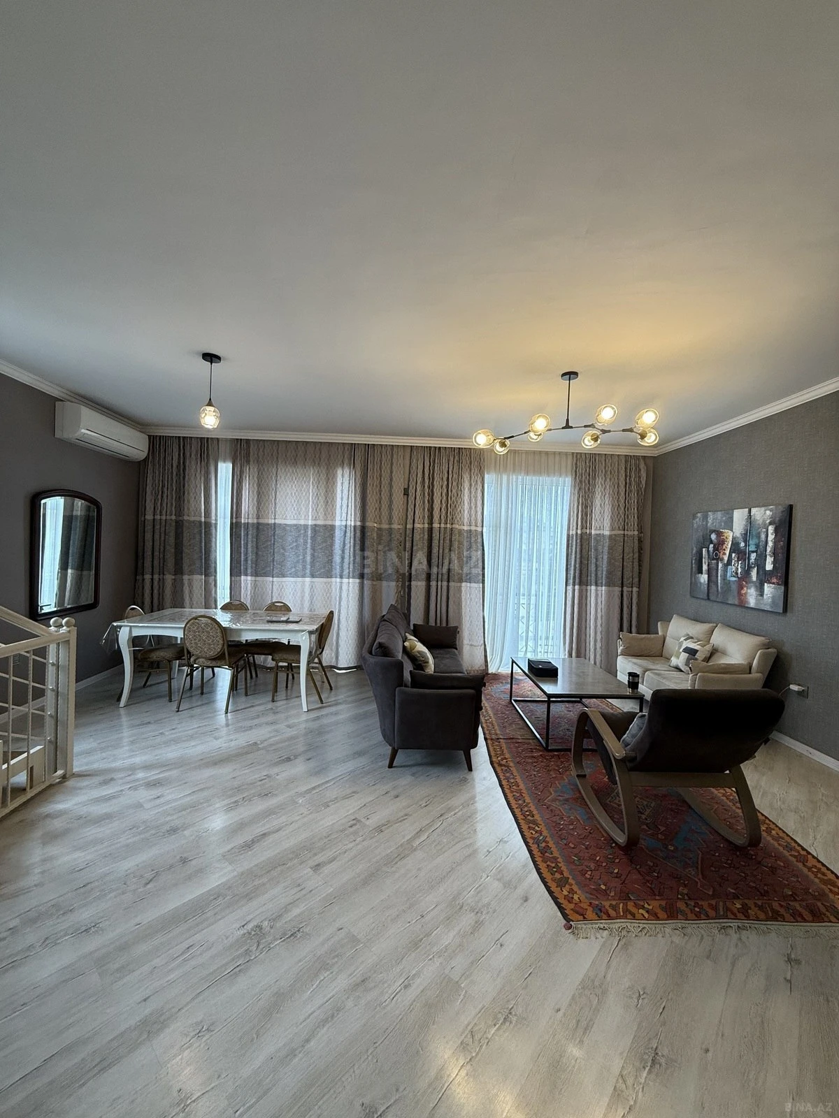 Satılır 13 otaqlı həyət evi 363 m²