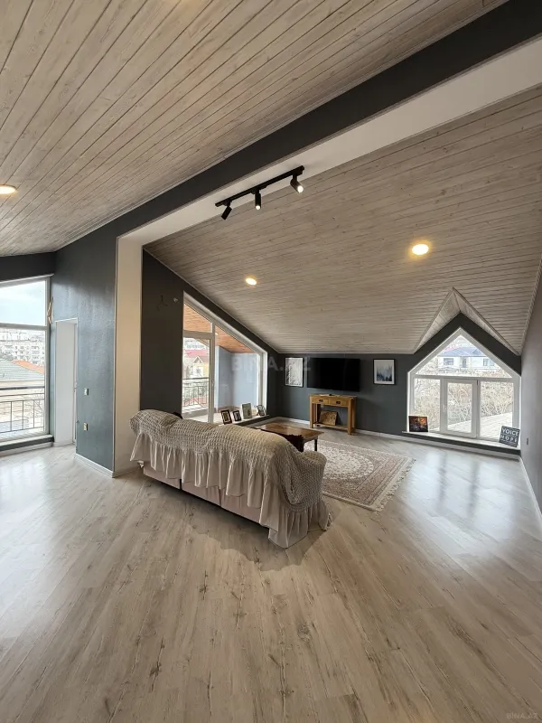 Satılır 13 otaqlı həyət evi 363 m²