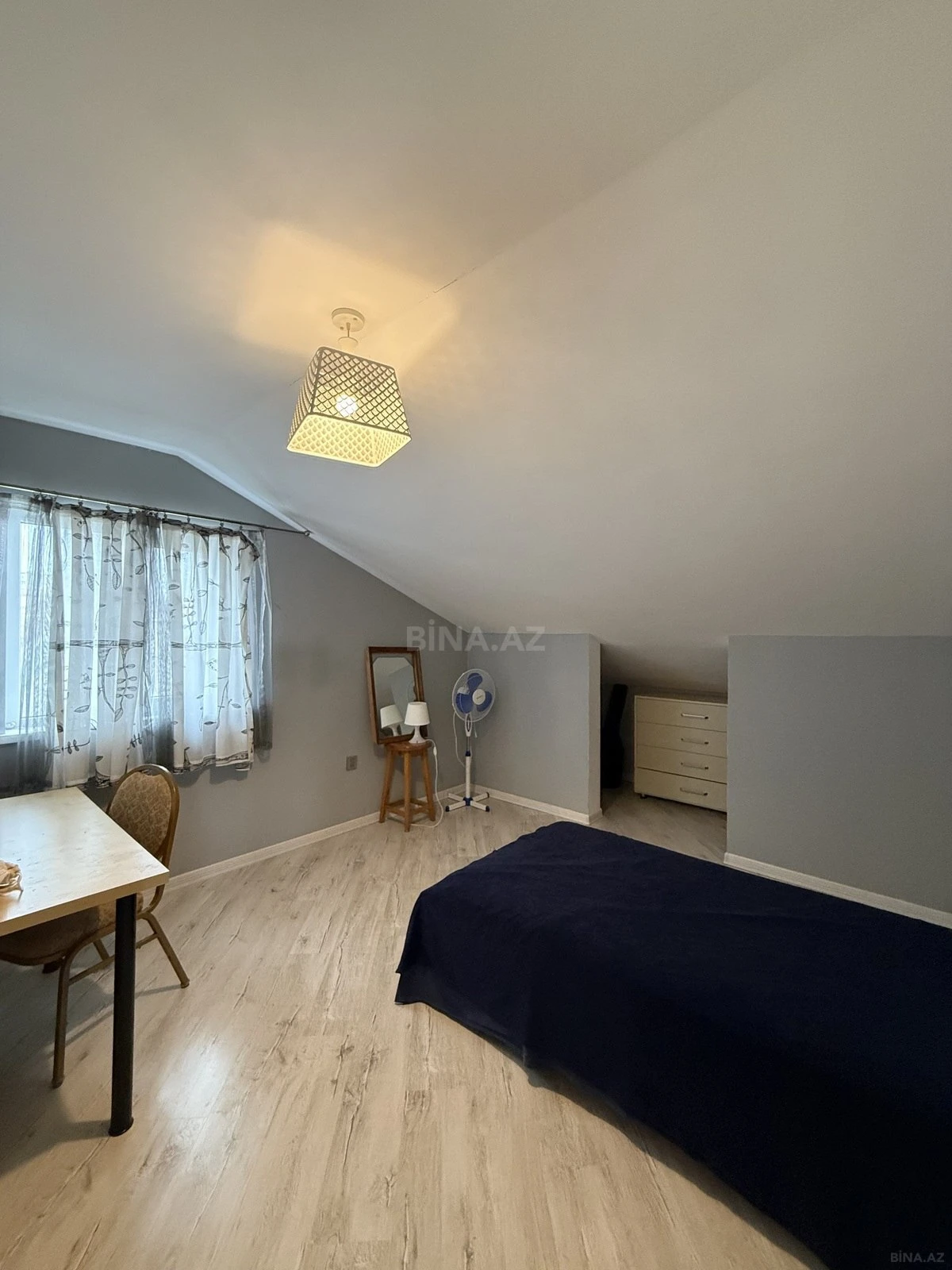 Satılır 13 otaqlı həyət evi 363 m²