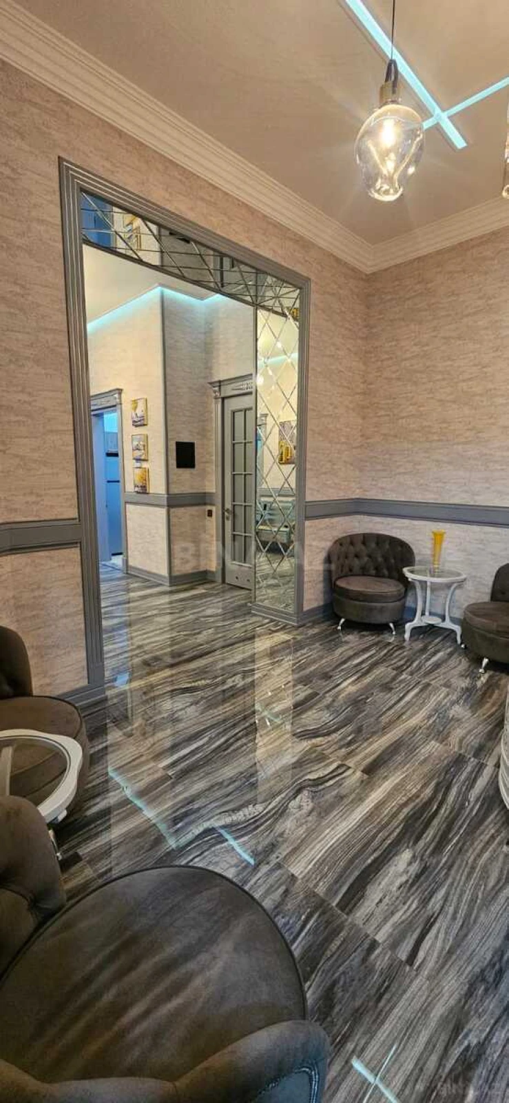 Kirayə verilir 6 otaqlı ofis 300 m²