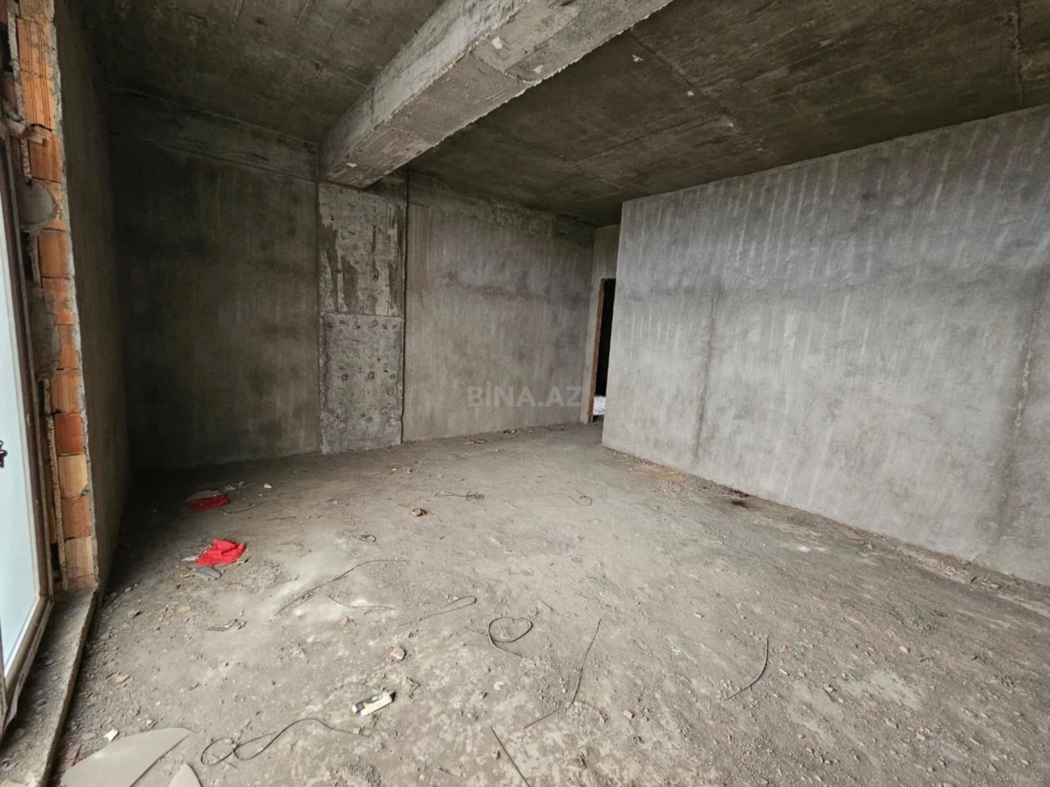 Satılır 3 otaqlı mənzil 139 m²