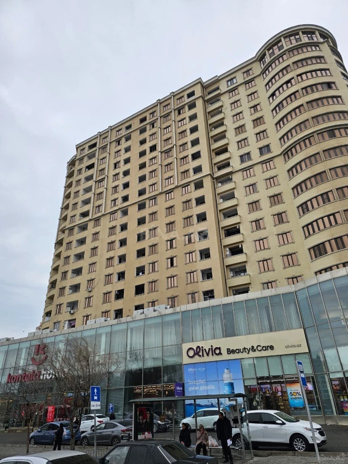 Satılır 3 otaqlı mənzil 139 m²