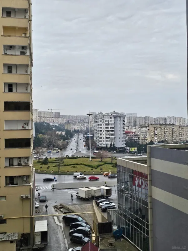 Satılır 3 otaqlı mənzil 139 m²