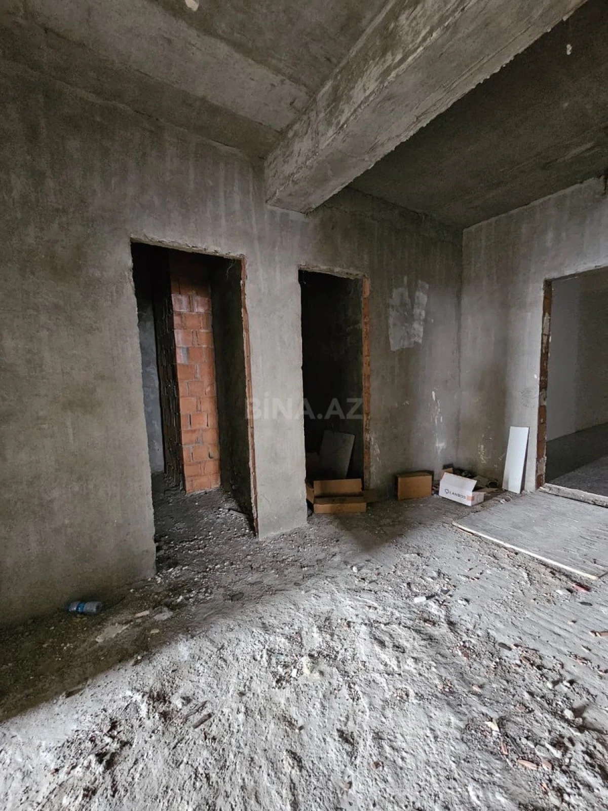 Satılır 3 otaqlı mənzil 139 m²