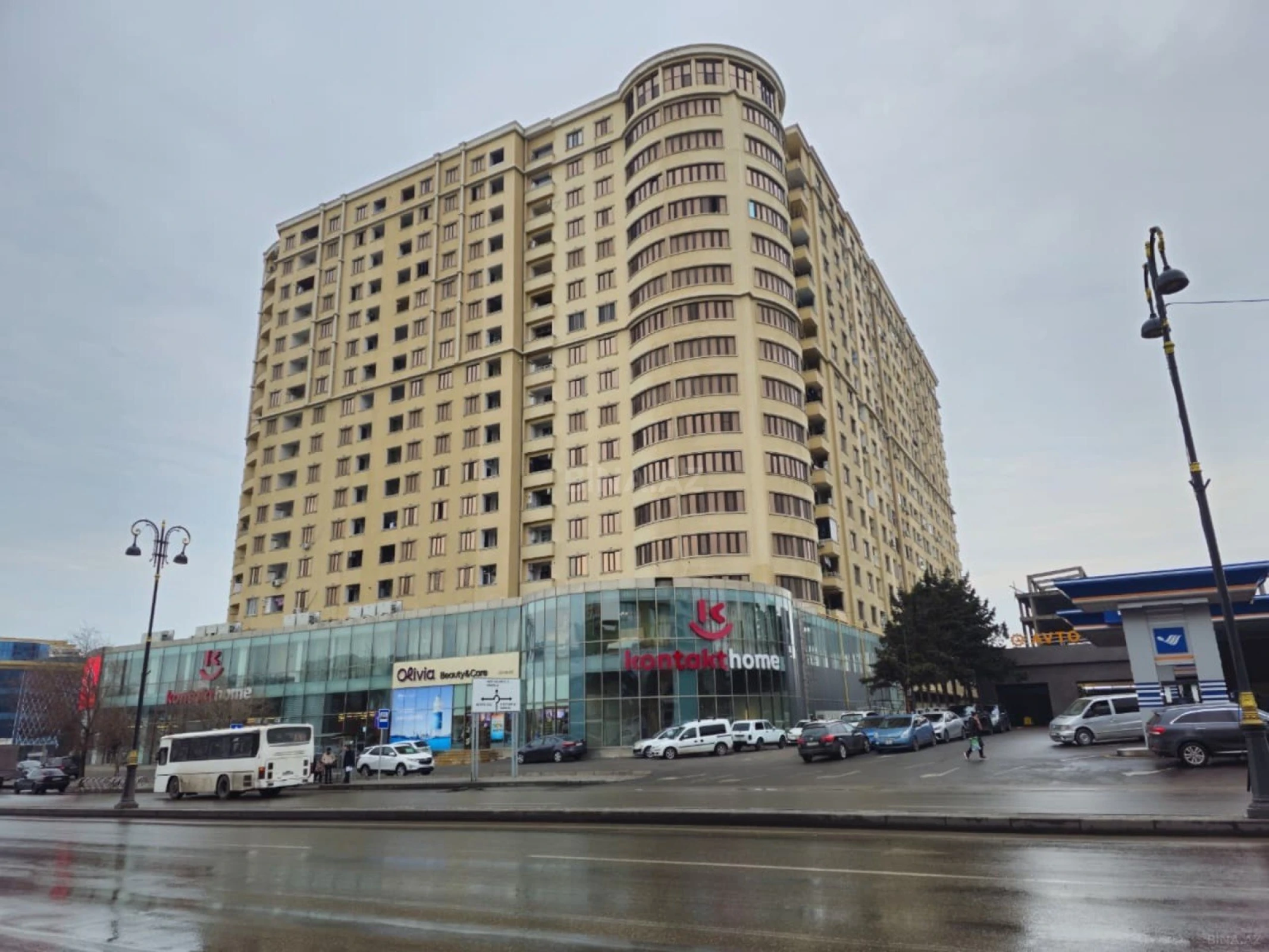 Satılır 3 otaqlı mənzil 139 m²