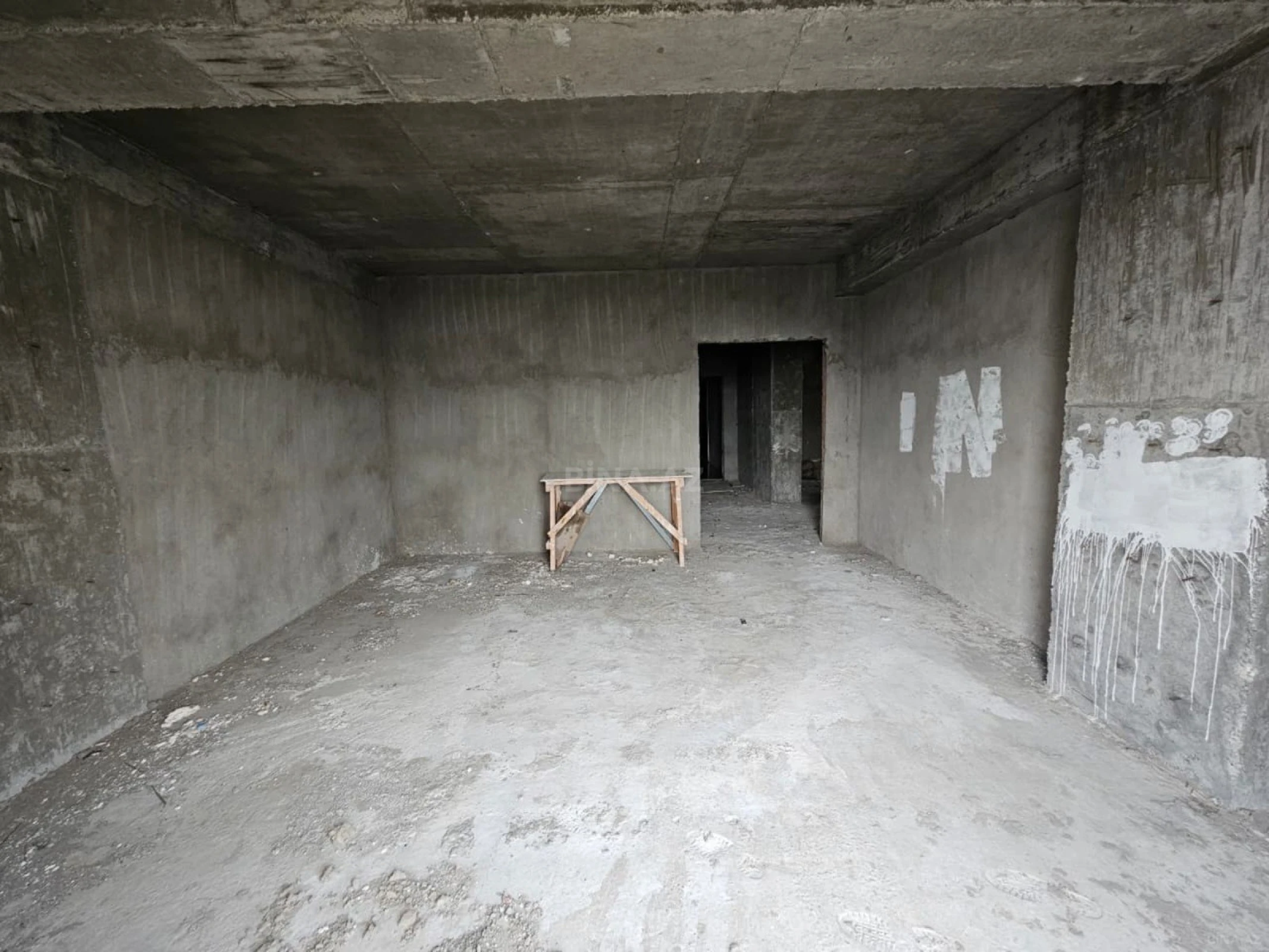 Satılır 3 otaqlı mənzil 139 m²