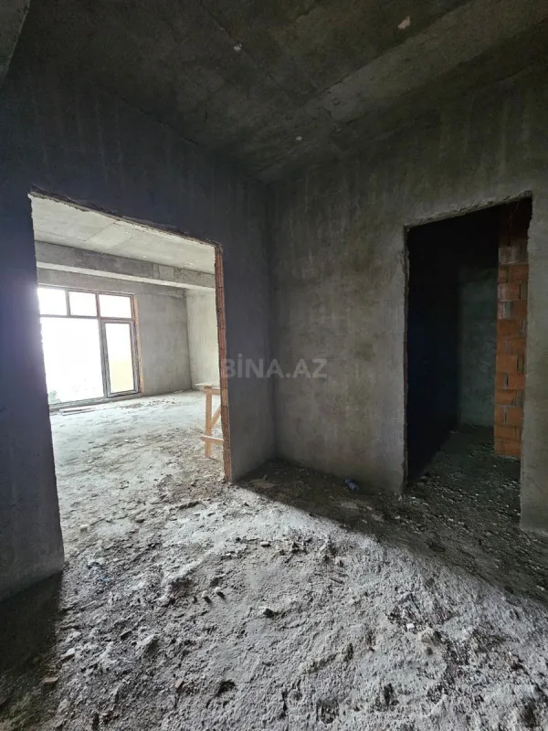 Satılır 3 otaqlı mənzil 139 m²