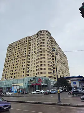 Satılır 3 otaqlı mənzil 139 m²